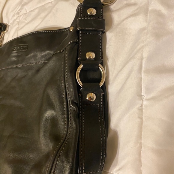 Black coach purse - Picture 4 of 6